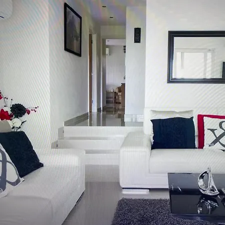 Apartment Avec Piscine Privee A 300m De La Plage