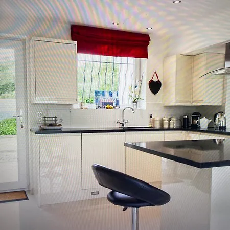 Apartment Avec Piscine Privee A 300m De La Plage